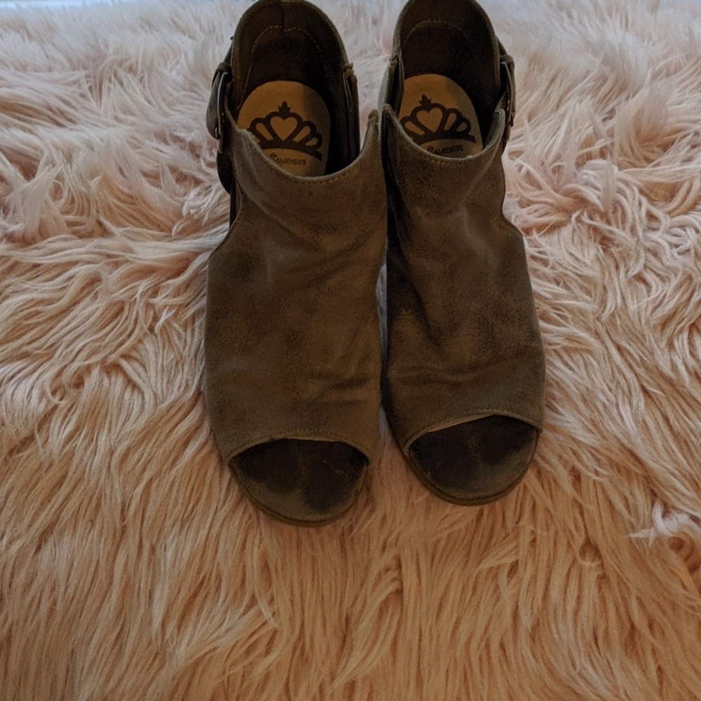 Fergie peep toe booties